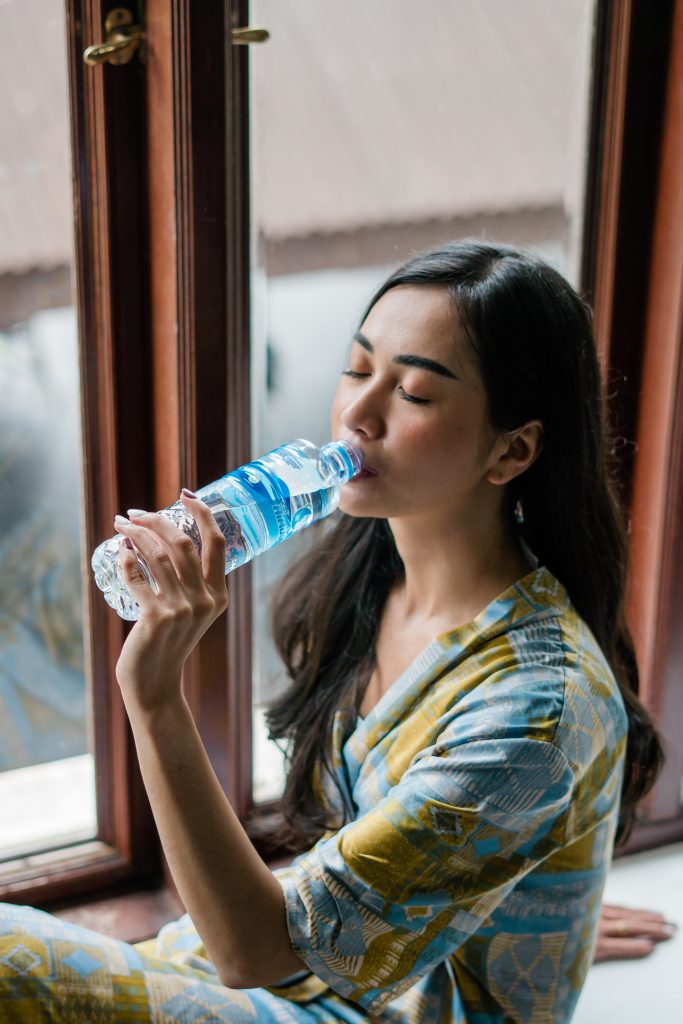 himudo drinking water